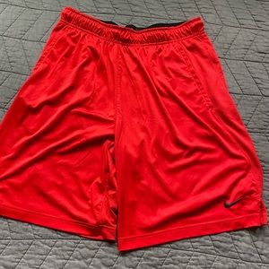 Nike Flynknit Training Shorts M Large Red